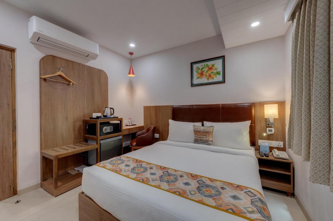 The Beacon Hotel Vadodara Kültér fotó